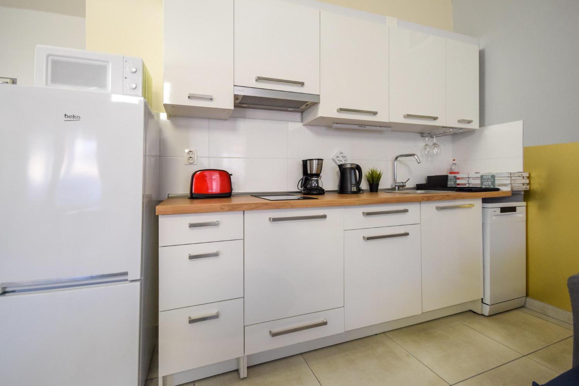 Apartman Island